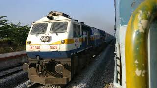 preview picture of video 'Hassan Yesvantpur Intercity rushes through Kunigal'