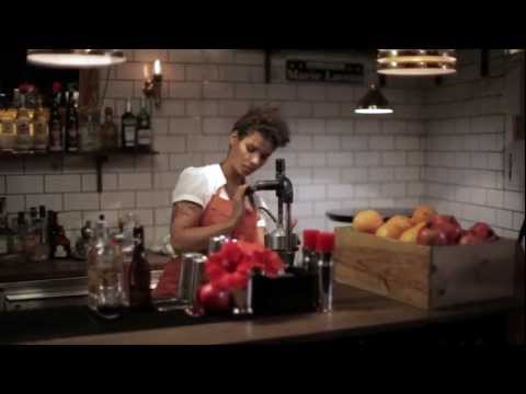 Josephine - ABSOLUT Blue Blood & Rosemallow