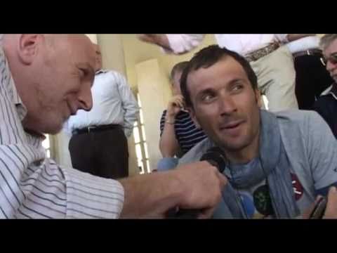 Ivan Basso intervistato durante l'incontro di calcio Varese Grosseto