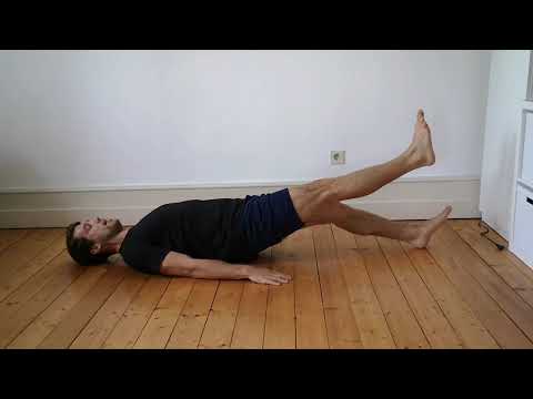 Beckenheben mit gestreckten Beinen