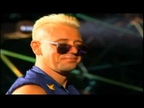16 U2 Where the Streets Have No Name (ZOO TV Sydney 1993)