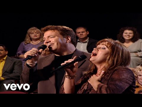 Bill & Gloria Gaither - Mention My Name [Live] ft. The Hoppers