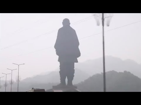 That’s one HUGE statue... (India Ek number!!)