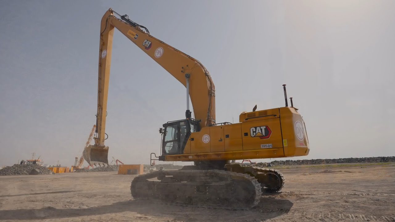 Meet the Cat® 395 Long Reach Excavator (LRE)