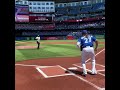Padre e hijo. Vladimir Guerrero hace primer lanzamiento a Vladimir Jr.