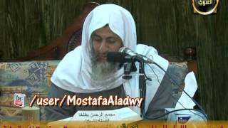 البخاري (287) ” إذا اضطر الرجل إلى النظر في شعور أهل الذمة وتجريدهن ” كتاب الجهاد