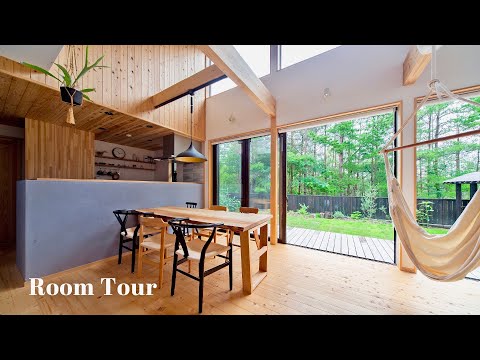 屋外のリビング スペース木製ポーチ ガーデン家具編組暖炉石デコ