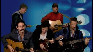 Exclusive! Local Natives go acoustic for ITN with Airplanes