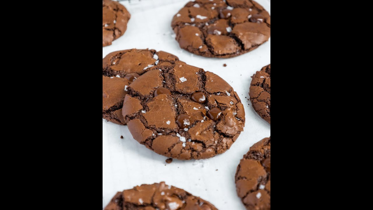 Chelsweets' Fudgy Brownie Crinkle Cookies