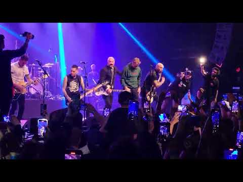 Tony Hawk sings "Superman" with Goldfinger live at House of Blues Anaheim, CA 1/14/2023