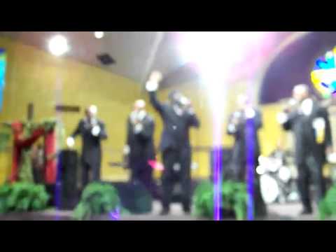 Doc McKenzie   The Hi-Lites Sing I'll Be Alright at the 2011 AGQC.flv