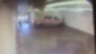 L'uomo in manette tenta di fuggire e gli agenti fanno fuoco: il video degli spari all'ospedale di...