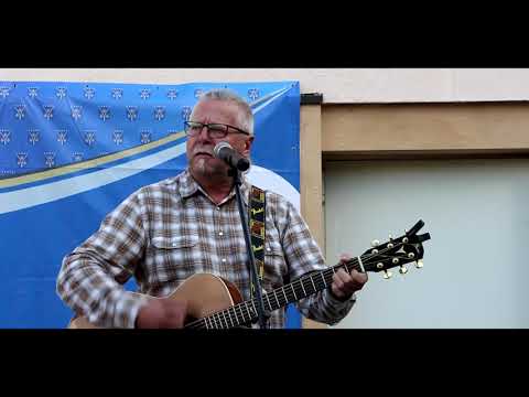 ,,Tėvų namai'' - G. Kiura ir G. Dzidolikas (Šiauliai)