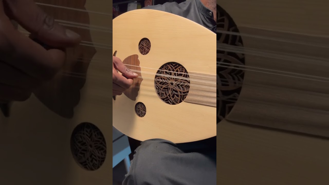 عود لوكس الهرم