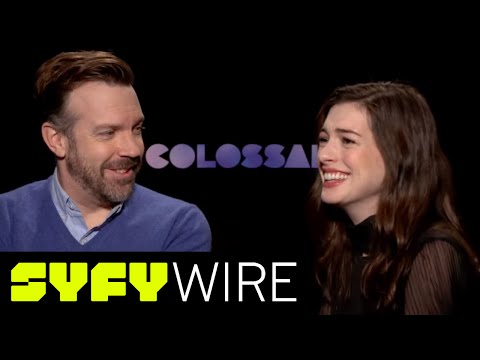 Colossal's Anne Hathaway and Jason Sudekis: Their Superpowers (WonderCon 2017)