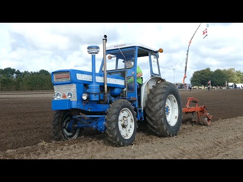 Ford Roadless Ploughmaster 4WD in the field ploughing w/ 3-furrow plough | DK Agriculture