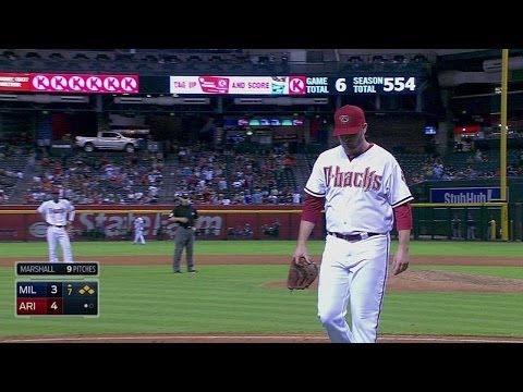 MIL@ARI: Marshall gets tossed for hitting Braun