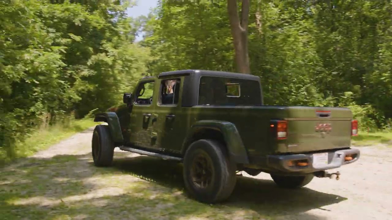 Play product video for Center Dash Phone Mount for Jeep Wrangler JL, Wrangler 4xe & Gladiator