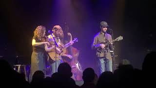 Mandolin Orange &quot;Old Ties &amp; Companions&quot; &amp; &quot;Buried in a Cape&quot; live in Philly 2019