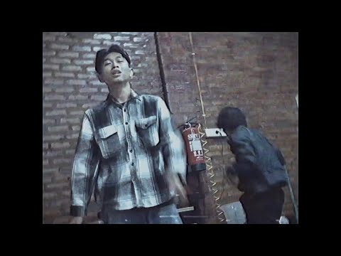 Deemust - Get Smoked ft. sushizy (Official Music Video)