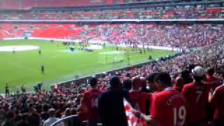 Download lagu Manchester United fans singing Glory Glory at wembley . mp3