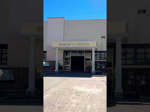 Es un día muy caluroso en la facultad de Derecho de la #unlam #shorts #lamatanza #buenosaires #bsas