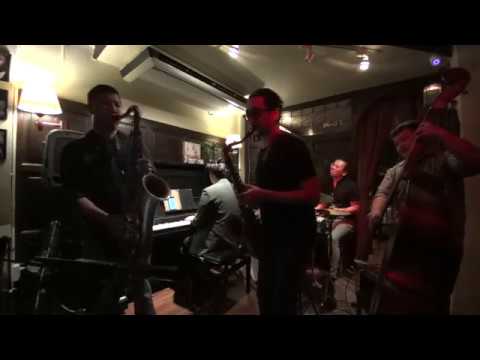 BOSS TENORS - Alice in Wonderland