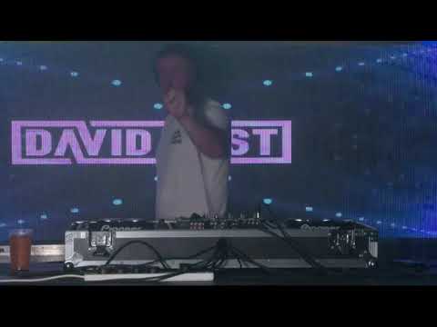 'TMA - No Futura (Ezequiel Lovera Mash-Up)' by DAVID RUST