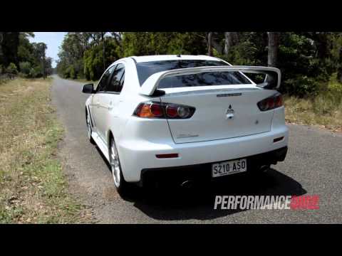 2013 Mitsubishi Lancer Evolution X engine sound and 0-100km/h