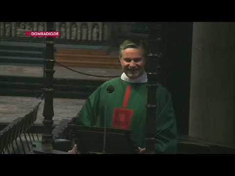 Generalvikar Markus Hofmann im Kapitelsamt am dreiundzwanzigsten Sonntag im Jahreskreis