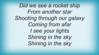 Saxon - Lights In The Sky Lyrics