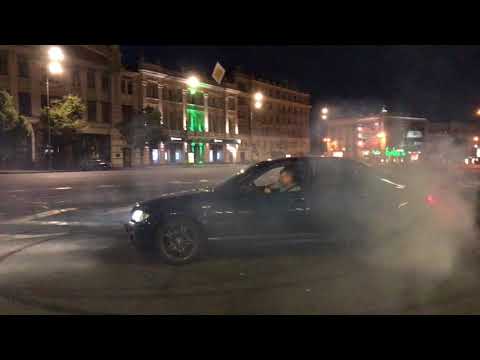 BMW 330i e46 m54b30 burnout drift donuts 1