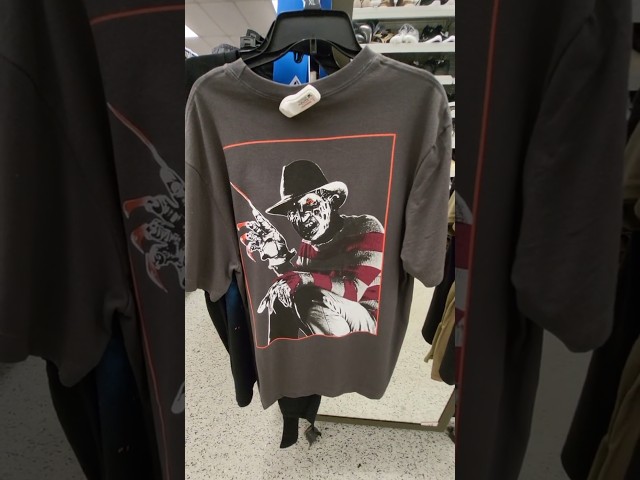 Vídeo relacionado con Comic Studio | A Nightmare On ELM Street Camiseta| Artículo Licenciado Oficial | Freddy Krueger | Negro | L