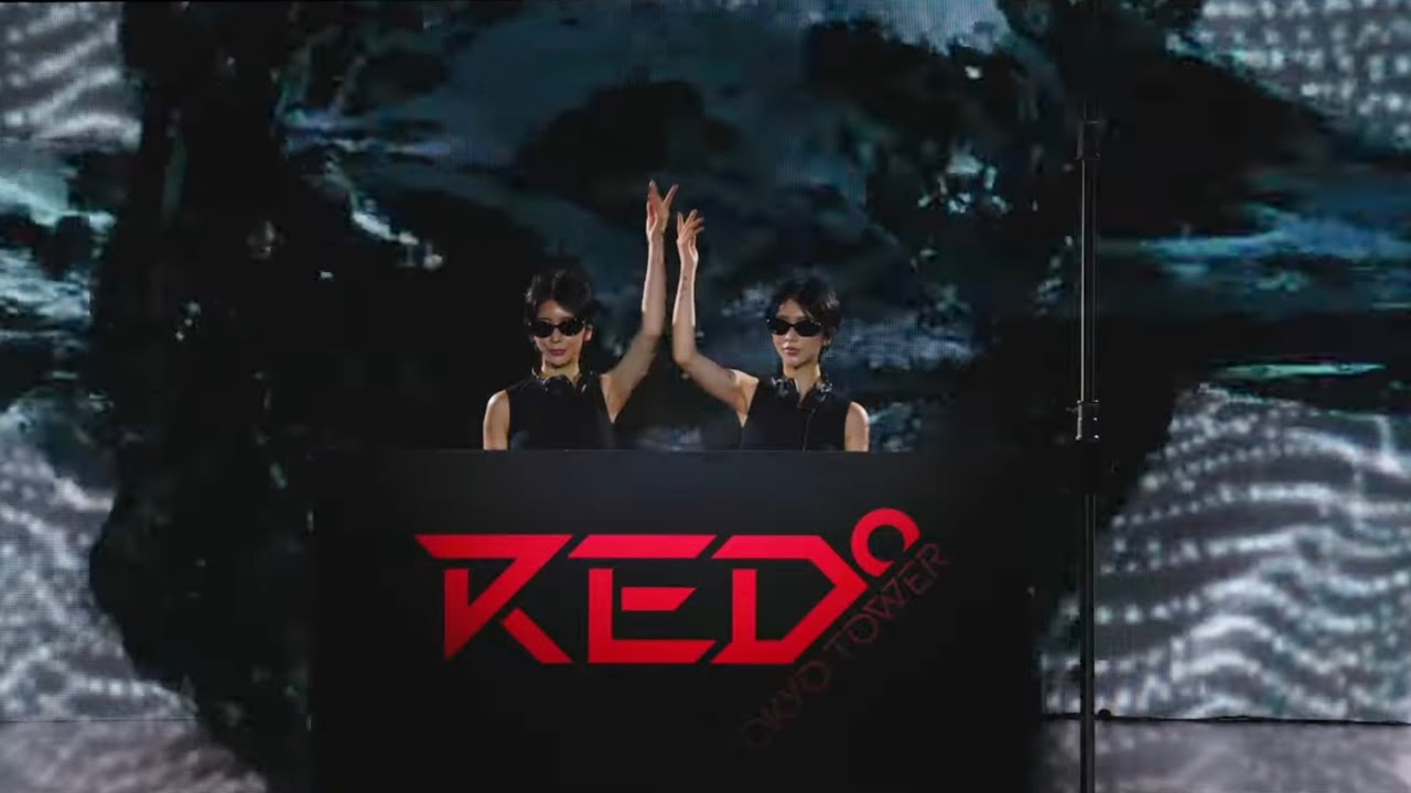 Monochrome at Tokyo Tower 🗼