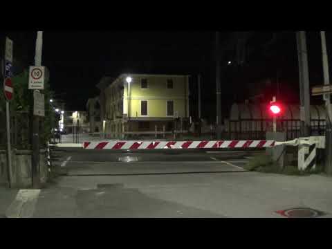 Passaggio a livello di via Moreno - Savigliano (CN) / Level Crossing / железнодорожный переезд / 踏切