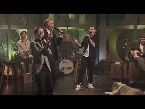 Jón Arnór og Baldur - Heima með Helga, Látum söngin hljóma