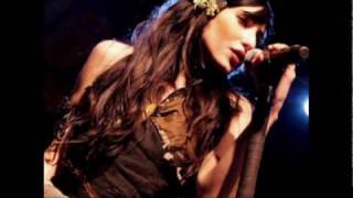 The Veronicas-Revenge Is Sweeter (Than You Ever Were)(Lyrics).