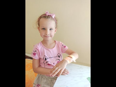 Делаем браслеты из мультфильма Сказочный патруль вместе с сестрёнкой