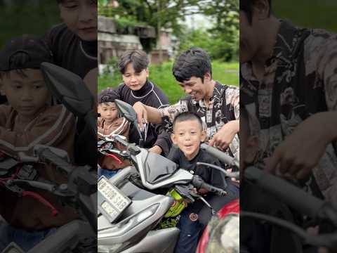 Kasian motornya gak bunyi😂🤣