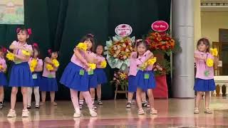 Minh Phương trải nghiệm thăm trường TH Lê Hồng Phong