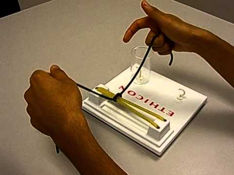 Two handed Surgical Square Knot with explanations! [UndergroundMed]