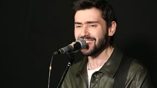 Կիթառահար Լուկաս Մադոյան
