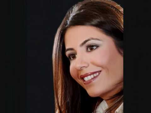 ÖZNUR SULARİ-GÖZLER NEMLİ