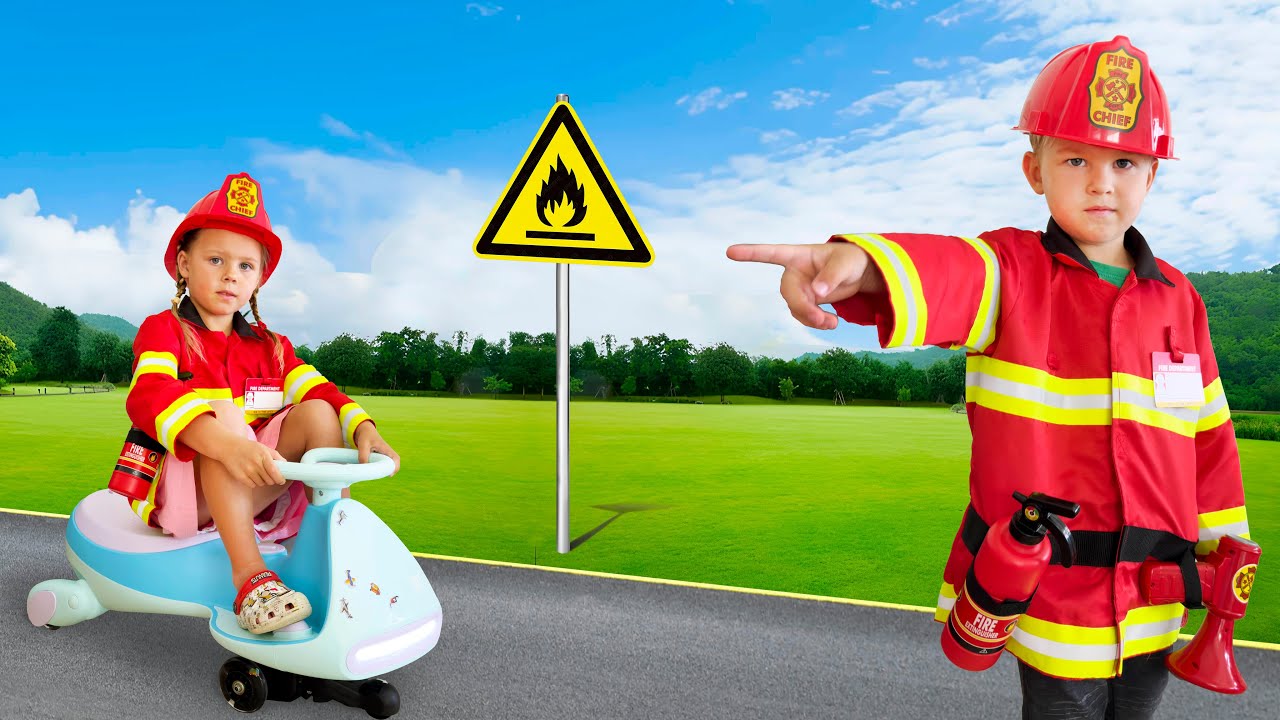 Naomi and David Save the Day! Pretend Play Heroes Adventure