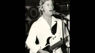 En kvinna, en man. (No woman, no cry)