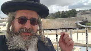 בית המדרש הווירטואלי – 'דף מוהרנ"ת' – בעברית – ליקו"ה או"ח ח"א דף לג-לד – הלכות ציצית הלכה ב' (הרב מוטה פראנק) - התמונה מוצגת ישירות מתוך אתר האינטרנט יוטיוב. זכויות היוצרים בתמונה שייכות ליוצרה. קישור קרדיט למקור התוכן נמצא בתוך דף הסרטון