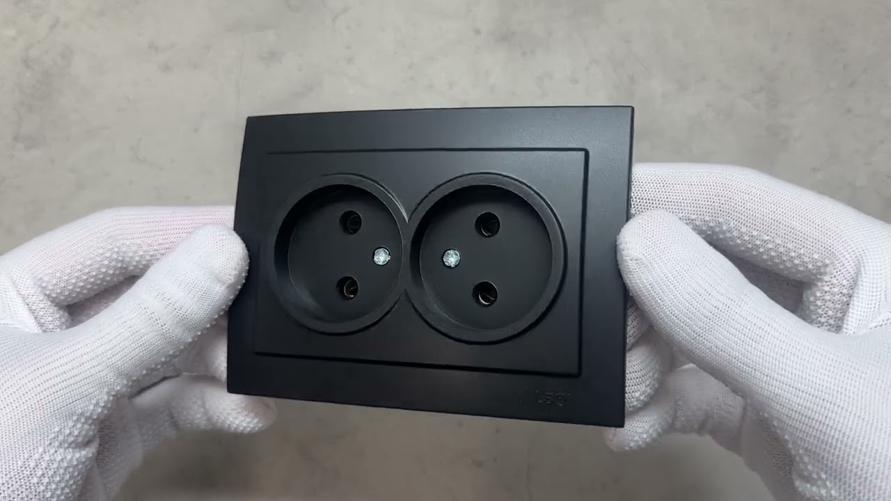 Розетка двухместная б/з NILSON Touran черная матовая 24381024