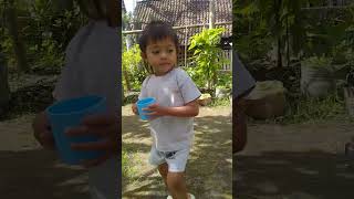 Download lagu Merawat bunga, merawat cinta 🌱💚 #AnakBaik #SiramBunga #CintaAlam #jesnaanka 😊 mp3