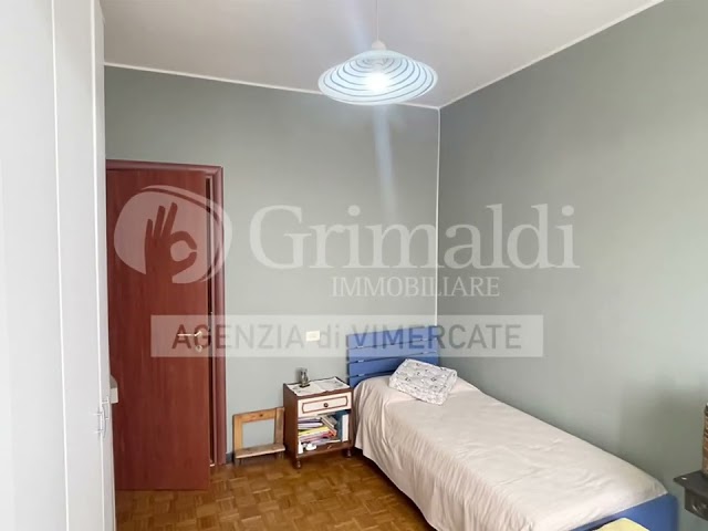 Vendesi ampio Trilocale con balconata a Paderno D'Adda