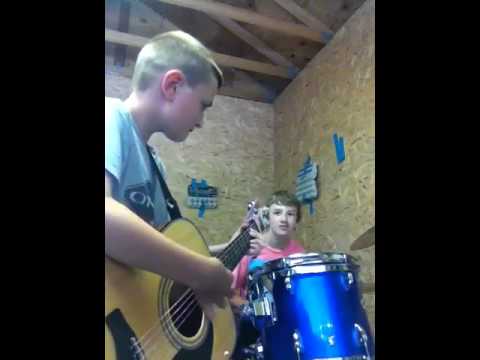 Auburn Eyes-Drown The Matter